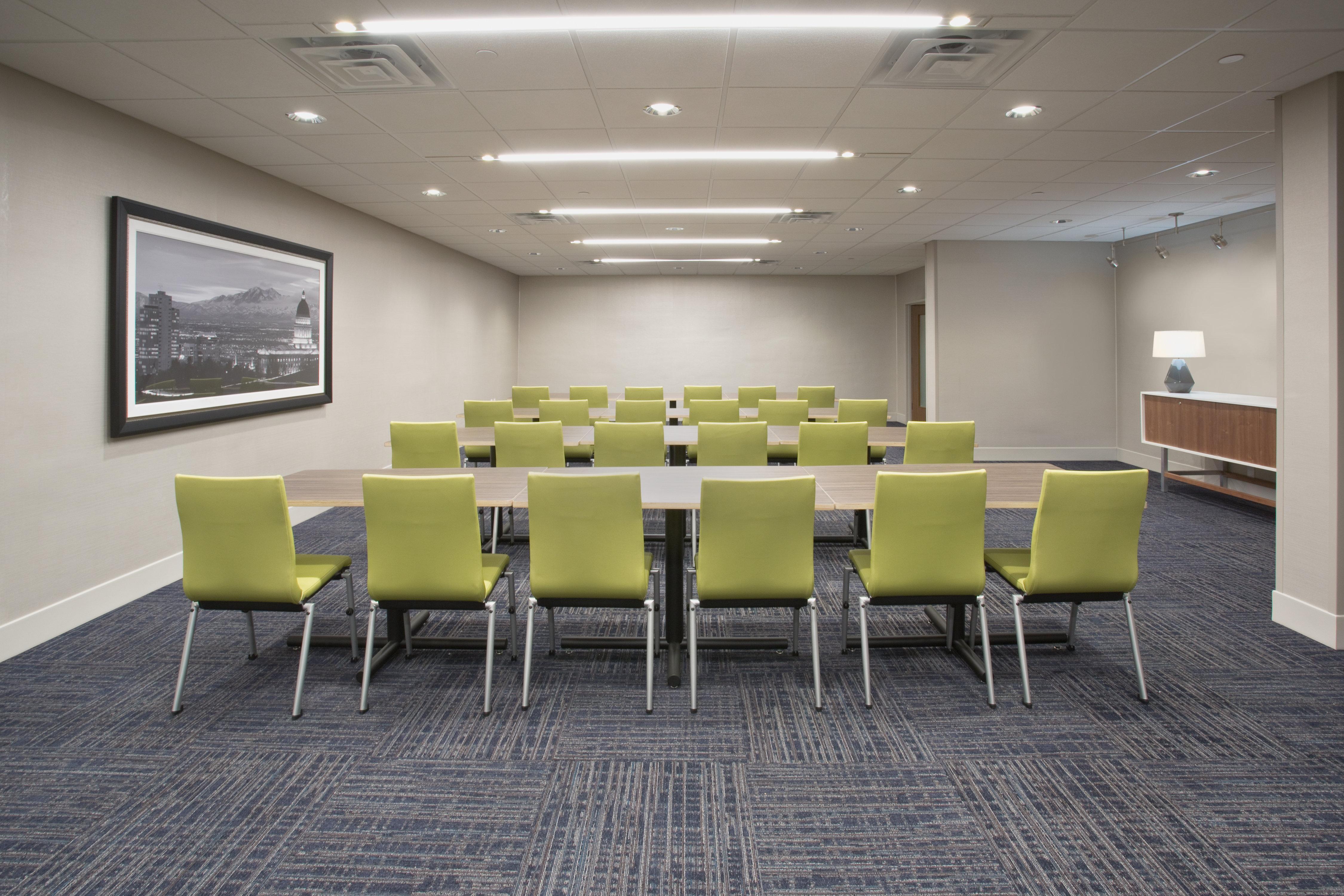 Holiday Inn Express & Suites - Redding By Ihg Dış mekan fotoğraf
