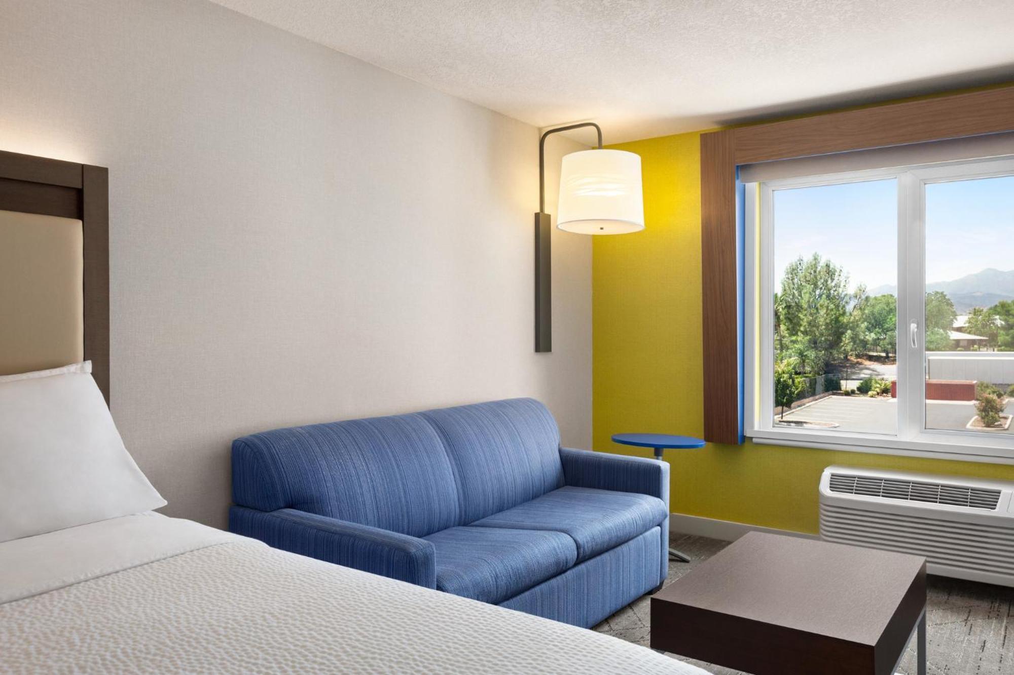 Holiday Inn Express & Suites - Redding By Ihg Dış mekan fotoğraf