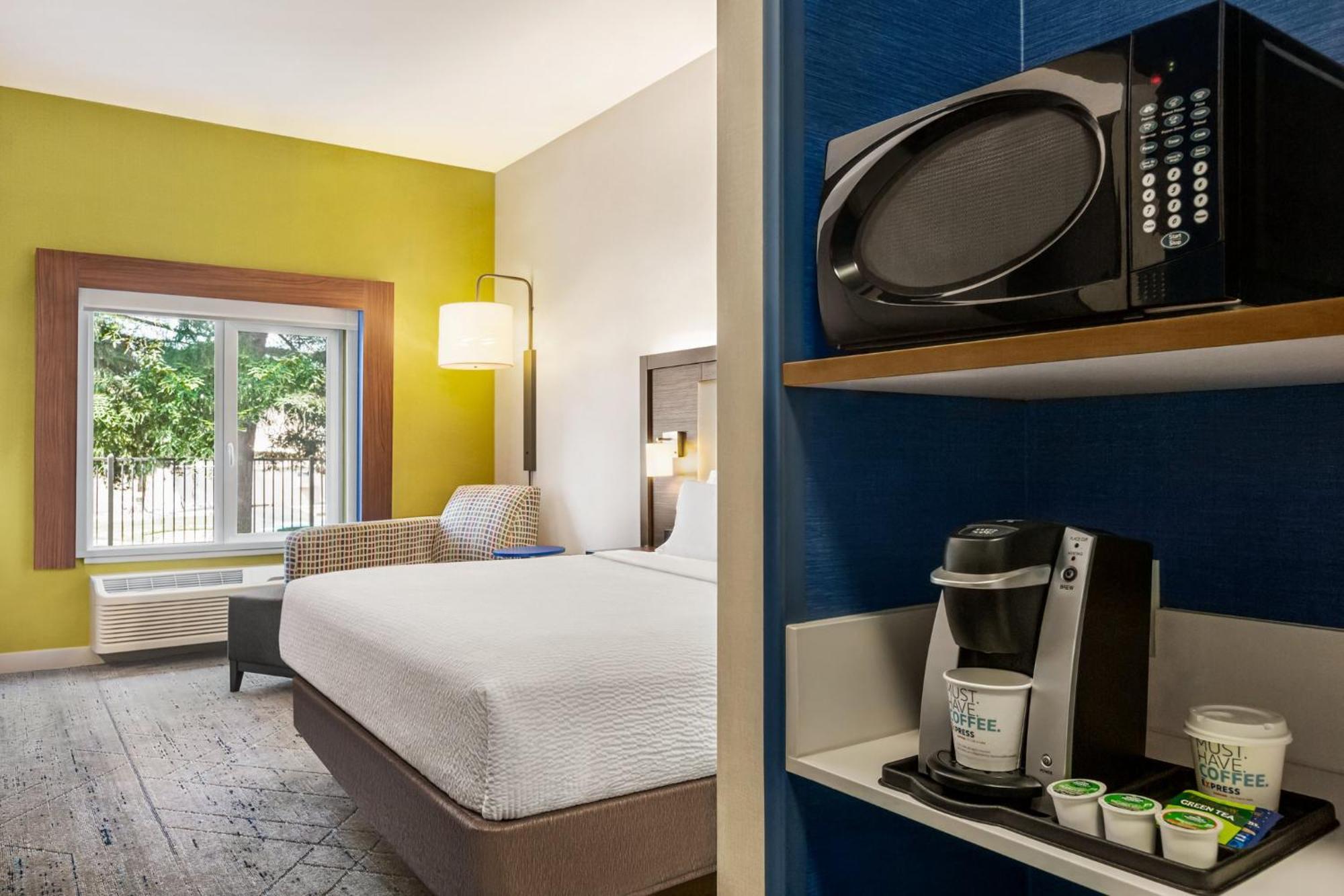 Holiday Inn Express & Suites - Redding By Ihg Dış mekan fotoğraf